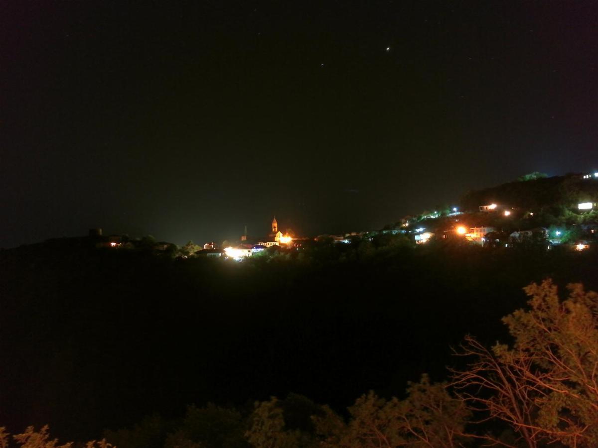 Favourite Homestay *